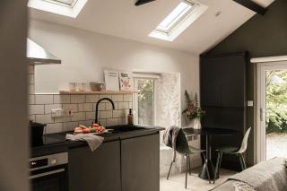 The Bothy - A secluded and romantic rural retreat - Llanddyfnan - 2