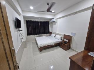 Hotel Paradise - Jamnagar - 5