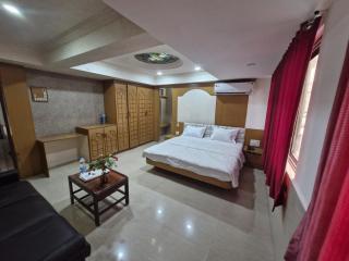 Hotel Paradise - Jamnagar - 4