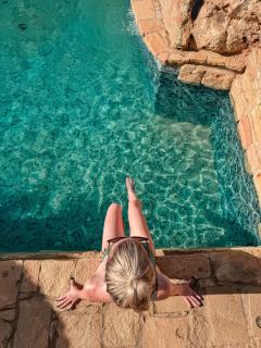 Kleos Noble Retreat - Stone-Build Apartments & Rooms with Pool, Sauna & BBQ Area - Limassol - 1
