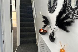 London Dream House - 3 Bedrooms - London - 9