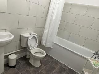 London Dream House - 3 Bedrooms - London - 7