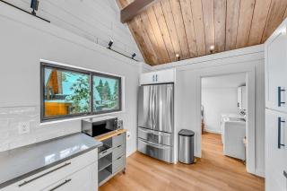 Tahoe City Vacation Rental with Fireplace and Deck - 2