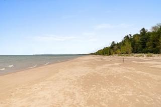 Cedar Creek Cottage, across the street from Lake Michigan - Mears - 9