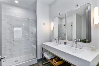 Nashville Oasis at The Muse Modern 2BR with Balcony Rooftop Views - Nashville - 3