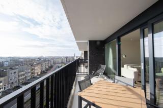 H&D at Sea Parking included - 1