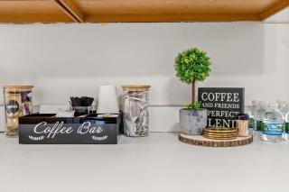 Cozy 4 Bedroom-Outdoor furniture- 2 bathrooms - 1