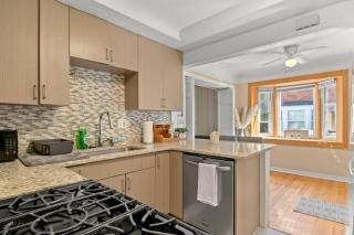 Modern Townhouse Near Everything Shopping Center - 9