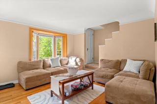 Modern Townhouse Near Everything Shopping Center - 3