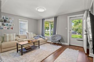 Cozy 3 Bedroom Near Airport And Downtown Detroit - Dearborn Heights - 8