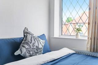 Bright and Cozy 3-BR Home Perfect for Your Escape - Nottingham - 2