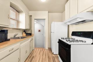 Cozy Home Fenced Yard Pets Welcome Great Location - 5