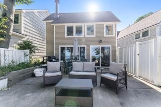 Beautiful Beach Cottage across from Park - Grand Haven - 8