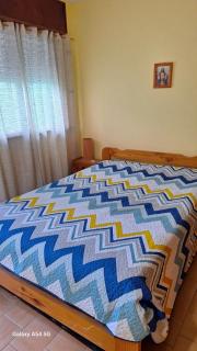 DEPARTAMENTO en SANTA TERESITA- PARA 4 PERSONAS- 5 PLAYA -2 BINGO- CERCA CENTRO Y BOSQUE- NO se aceptan mascotas NO REALIZAR RESERVA SIN CONSULTAR DISPONIBILIDAD POR CELULAR - Santa Teresita - 2