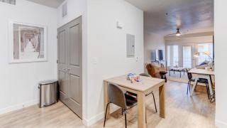Landing at VIA Apartments - 1 Bedroom in Downtown South Salt Lake - Salt Lake City - 5