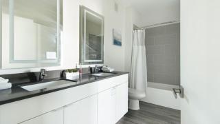 Landing at The Pointe on Westshore - 3 Bedrooms in Port Tampa City - Tampa - 4
