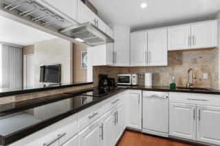 Bay Harbor Sunset Apt 5B - Miami Beach - 3