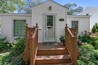 Peaceful Pastel - Cheerful Cottage Close to Pere Marquette and Muskegon Lake - Pet Friendly - 4