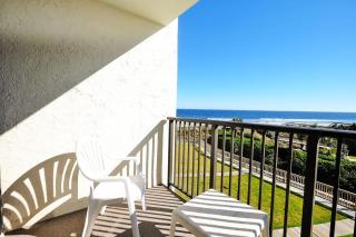 Beachside Serenity Inviting 2BR Resort Amenities - 1
