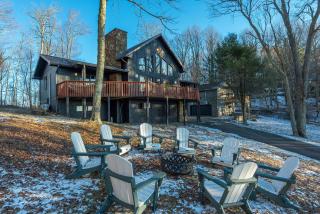 6 Br Cabin Hot Tub Fire Pit Min to Hatley Pointe - Swiss - 1