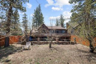Chalet Des Ours -Comfortable and spacious home with WIFI! Close to everything! - Big Bear Lake - 1