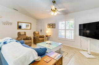 Private Yard and Screened Patio Sunny Sebastian Gem - Sebastian - 7