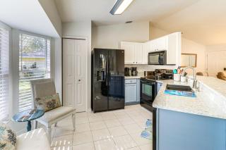 Private Yard & Screened Patio: Sunny Sebastian Gem - 3
