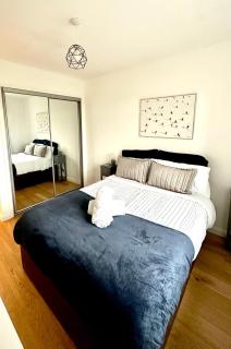 Northern Line Double Room Stay with Free Parking - Mitcham - 6