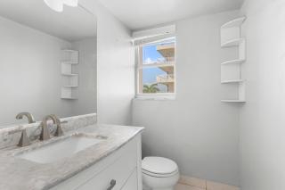Bay Harbor Sunset Apt 5C - 2