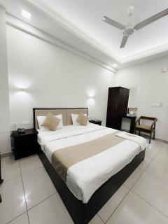 Hotel studio house - Ernakulam - 4