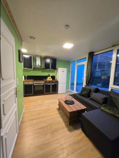 House Haute - 3