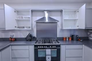 17Guest Luxury Large Home in Hall-Green AirptNEC - 6