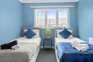 Relax & Unwind 3BR Retreat with Private Hot Tub - Nottingham - 7