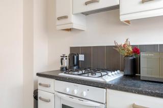 The Comfort Cove 3BR with Bubbling Hot Tub - Nottingham - 7