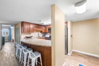 Holiday Surf and Racquet Unit 119 - 4