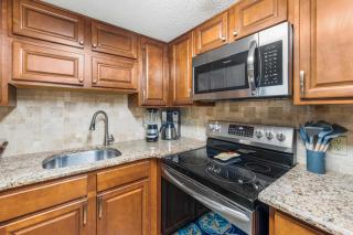 Holiday Surf and Racquet Unit 119 - 2