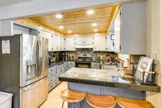 Graeagle Vacation Rental Cabin with Game Room! - 2