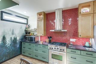 5 Mi to WEC Pet-Friendly Home in Wilmington - 2