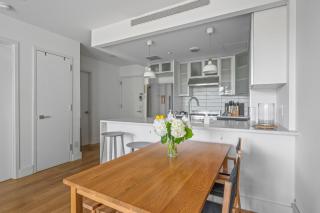 Prime Williamsburg Luxury One Bedroom With Balcony - Brooklyn - 9