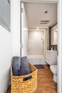 Prime Williamsburg Luxury One Bedroom With Balcony - Brooklyn - 7