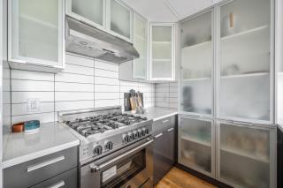 Prime Williamsburg Luxury One Bedroom With Balcony - Brooklyn - 2