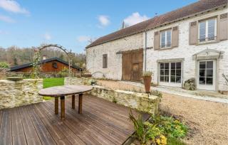 Amazing Home In Vienne-En-Arthies - 1