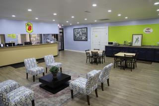 Super 8 by Wyndham Florence SC I-95 North - Hwy 76 - Florence - 9