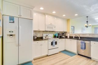 Waterfront Condo with Water Park, Walk to the Beach! - Clearwater Beach - 2