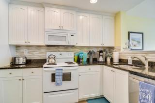 Waterfront Condo with Water Park, Walk to the Beach! - Clearwater Beach - 1
