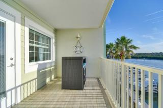 Waterfront Condo with Water Park, Walk to the Beach! - Clearwater Beach - 4