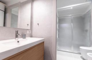 Milan 1 Bedroom Apartment 15 Min from Duomo - 1