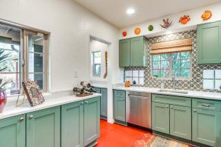 Gazebo, Patios and Grill Colorful Tucson Retreat! - Tucson - 1