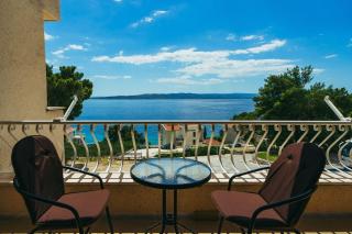 Apartments Lovre - Brela - 0