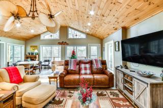 Riverfront Newland Home with Pool and Golf Club Access - Newland - 6